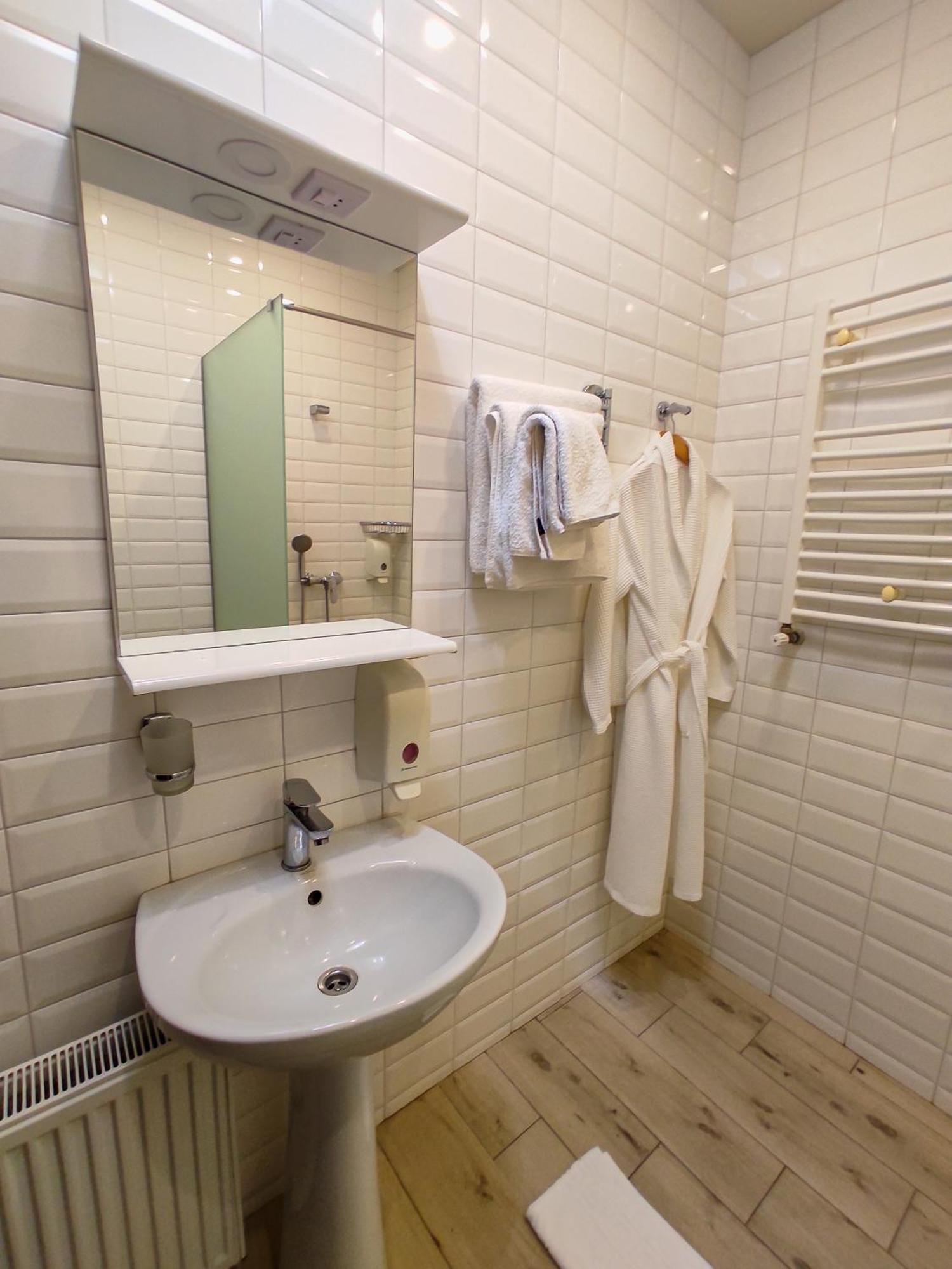 Vip Hotel Izmajil Exteriör bild